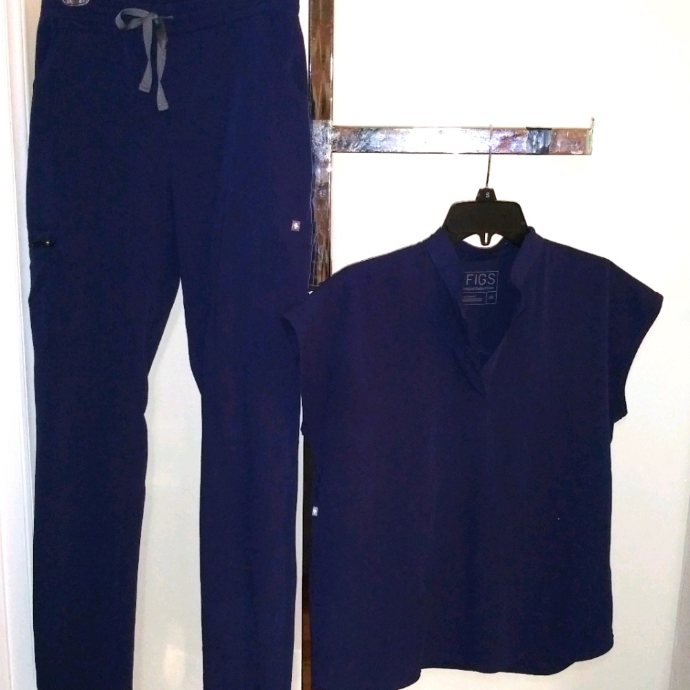 Navy Figs Scrub Set